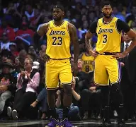 湖人NBA战胜孟菲斯灰熊詹姆斯关键突破